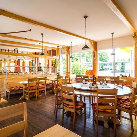 Отель Am Brauhaus 3*